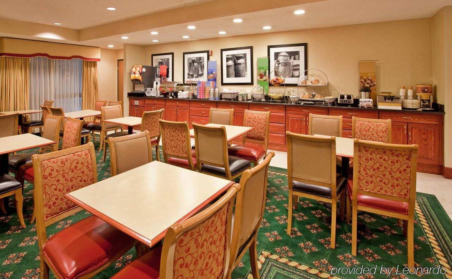 Hampton Inn Houston Stafford Restaurant photo